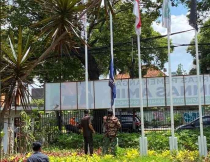 Relawan Turunkan Bendera Nasdem Kecewa Kepada Surya Paloh