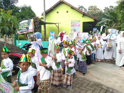 Sambut Ramadhan: TK Nawa Kartika Meriahkan Pawai Ta'aruf Kecamatan Jogorogo Bersama Mahasiswi KKN-T 35 UNIDA Gontor