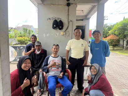 Mendorong Kesadaran Gotong Royong dan Kebersihan Lingkungan di Perumahan Bersama PMM UMM Kelompok 67