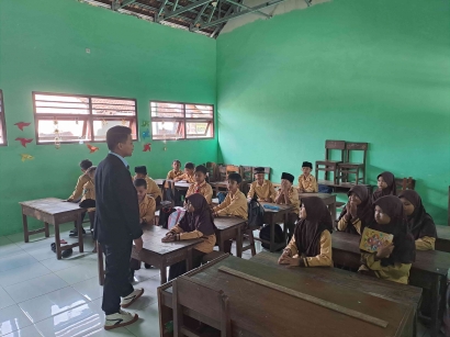Partisipasi Mahasiswa KKN UNIDA Gontor Dalam Pelajaran Ramadan di SDN 1 Gelanglor Ponorogo