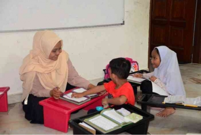 Mengajar Iqro dan Ilmu Tajwid di Sekolah Tahfidz Rawang