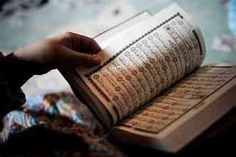 Mendekatkan Diri dengan Tuhan: Strategi Efektif untuk Meningkatkan Konektivitas dengan Al-Quran selama Ramadan