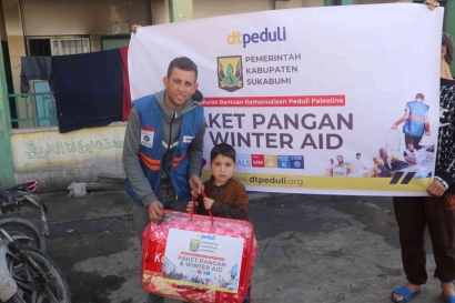 Hangatkan Pengungsi Palestina, DT Peduli Distribusikan Bantuan Paket Selimut Amanah Pemkab Sukabumi