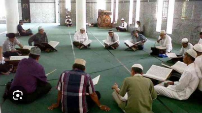 Tadarus Qur'an pada Bulan Ramadhan Merupakan Literasi Islami