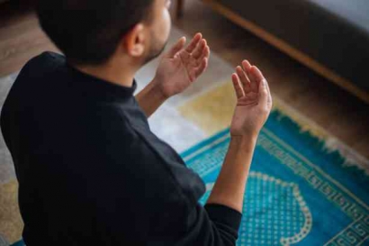 Begini Cara Mengganti Shalat dan Puasa yang Bolong Ketika Bulan Ramadhan