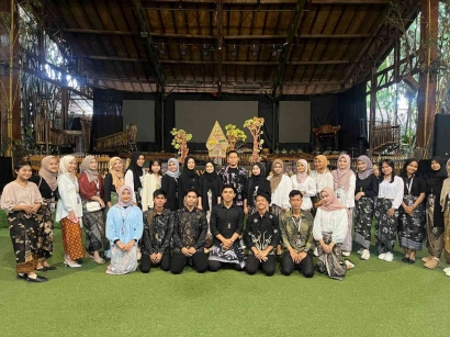 Elaborasi Budaya dan Adat Indonesia Melalui Pertunjukan Saung Angklung Udjo