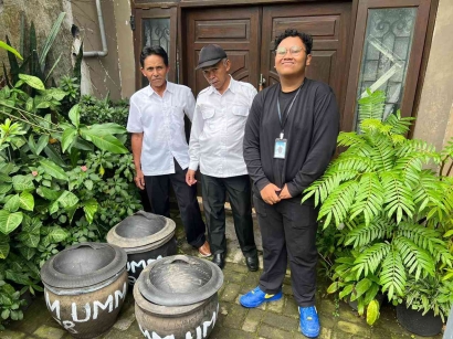 PMM 78 Mahasiwa UMM Bersihkan dan Benahi Desa Pacet Dusun Made
