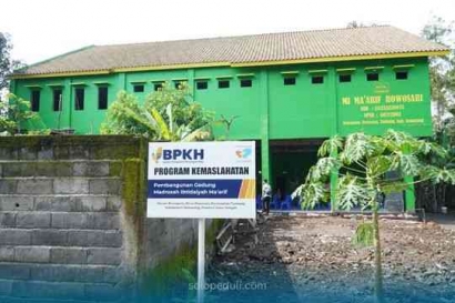 BPKH-SOLOPEDULI Serah Terima Gedung Madrasah Ibtidaiyah Ma'arif Rowosari Semarang