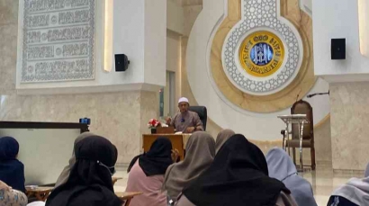 Sediakan Kupon Berbuka Puasa, Masjid Ulul Azmi Unair Berbagi Kebaikan di Bulan Ramadhan