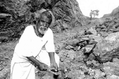 Pernyataan Kritis terkait Tuhan dari Film Manjhi-The Mountain Man