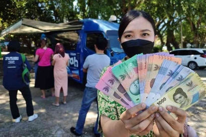 Menyoal Kebijakan Bank Indonesia Pertontonkan Penukaran Uang Secara Terbuka
