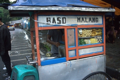 Kenikmatan "Baso Malang" Dikala Hujan Membasahi Kota Bandung