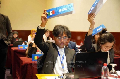 Siswa Kelas X SMA di Jakarta Menangkan Konferensi Asia Youth International MUN di Antara 593 Peserta dari 40 Negara