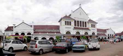 Stasiun Kejaksan Cirebon: Memelihara Warisan Sejarah dalam Pintu Gerbang Kesejahteraan