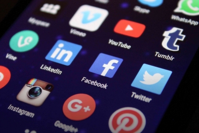 Peran Media Sosial dalam Mendorong Pertukaran Budaya dan Komunikasi Global: Menjembatani Perbedaan