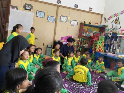 Eksplorasi Pengalaman Mengajar Melalui Pengabdian Mahasiswa KKN di TK Dharmawanita Persatuan 1 Desa Petungsewu Kecamatan Dau