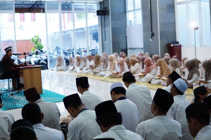 Daily Ramadan di Pondok Pesantren Al-Ghozali: Momentum Kebahagiaan dan Kebersamaan