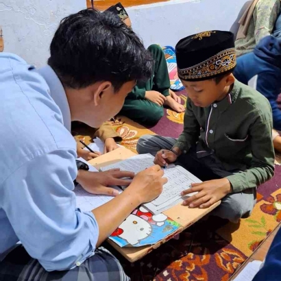 Mengajar TPQ Nurul Huda Desa Sumberdem sebagai Bentuk Implementasi Pengabdian Mahasiswa KKN UM