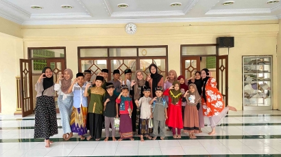 Mahasiswa KKN Reguler UM 2024 Tingkatkan Pembelajaran Islamic di TPQ Masjid Jami' Roudlotussalam Dusun Soko Desa Depok Bendungan Trenggalek