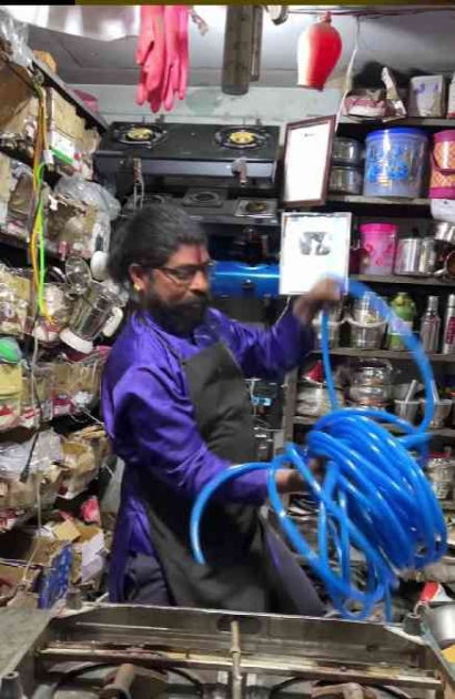 Mekanik Alat Perabotan Rumah Tangga di India Barbar