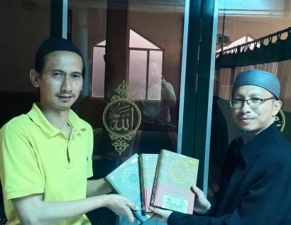 Bumikan Petunjuk Allah, Al Ghifari Tebar Wakaf Al-Quran ke Sejumlah Masjid di Bandung