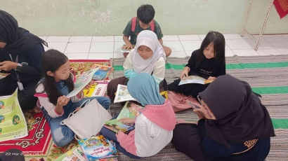Tingkatkan Literasi Anak Indonesia Dengan Pojok Baca
