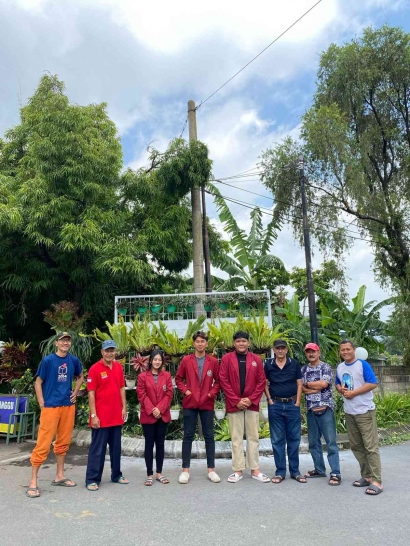Mahasiswa PMM Kelompok 13 Gelombang 4 Universitas Muhammadiyah Malang: Wujudkan Tempat Tanaman Vertical Garden yang Hijau dan Asri
