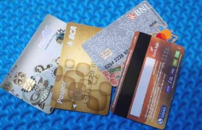 Kartu ATM, Primadona yang Harus Dibawa saat Mudik, Sejak Kapan Ada di Indonesia?