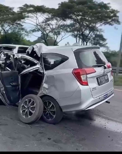 Kecelakaan Tunggal Melibatkan Mobil di KM 72 Tol Jakarta-Merak
