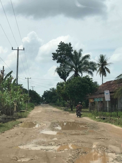 Dampak Rusaknya Infrastruktur Jalan Terhadap Mobilitas Masyarakat Kecamatan Sendang Agung Lampung Tengah