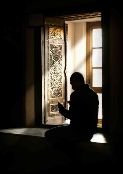 Refleksi Diri Setelah Ramadhan Berakhir dan Kisah Inspiratif Uwais Al Qarni