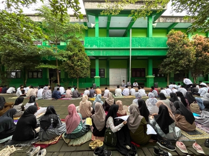 Kegiatan Pondok Ramadhan Bertema Moderasi Beragama Sebagai Program Kerja KKM Asistensi Mengajar di MTs Almaarif 02 Singosari