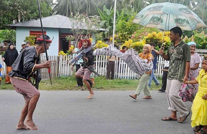 Umapos: Tarian Cakalele dari Suku Saluan di Banggai, Sulawesi Tengah