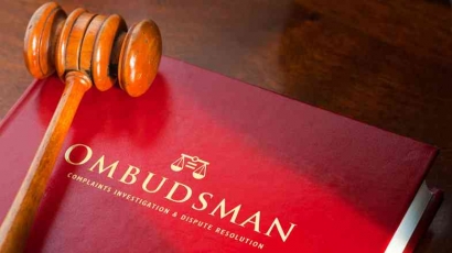 Fungsi Pengawasan Ombudsman dalam Mengawasi Pelayanan Publik yang Bebas dari Korupsi, Kolusi, dan Nepotisme
