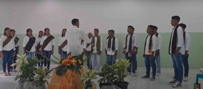 Indonesia Jaya: Paduan Suara Mahasiswa STPM Santa Ursula Ende