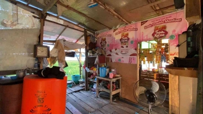 Potret Sebuah Keluarga Miskin Penerima Bansos di Desa Parit Mayor Kecamatan Pontianak Timur Provinsi Kalimantan Barat