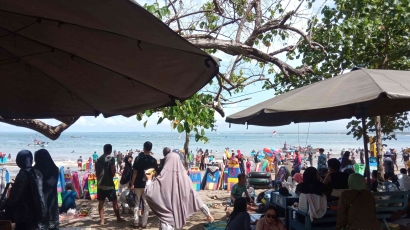 Agenda Tahunan: Ledakan Pengunjung Pantai Pangandaran
