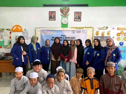 Pensi: Pelatihan Pembuatan Kerajinan Tangan Tali Macrame dan Sosialisasi "Sex Education" di Panti Asuhan Nurul Izzah Kota Malang