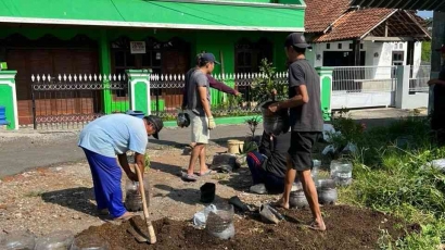 Mahasiswa Universitas Muhammadiyah Malang Melakukan Kegiatan PMM di Desa Mulyoagung