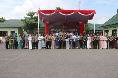 Komandan Kodim 0806/Trenggalek dan Ketua persit KCK Cabang XX Hadiri Acara Halal Bihalal Akbar TNI-Polri