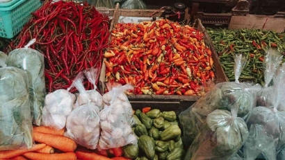 Harga Bawang dan Cabai di Pasar Cirebon Melonjak Jelang Lebaran, Pedagang dan Konsumen Menjerit