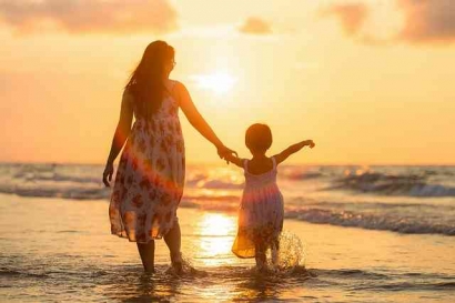 Merantau dan Menjaga Nilai Tradisional dengan Sudut Pandang Ibu