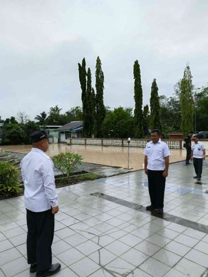 Bapas Amuntai Gladi Kotor Tabur Bunga di Taman Makam Pahlawan Tabur dalam Rangka HBP Ke-60