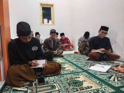 Kuliah Sambil Mondok: Tradisi Pendidikan ala Santri Annida di Kota Cirebon