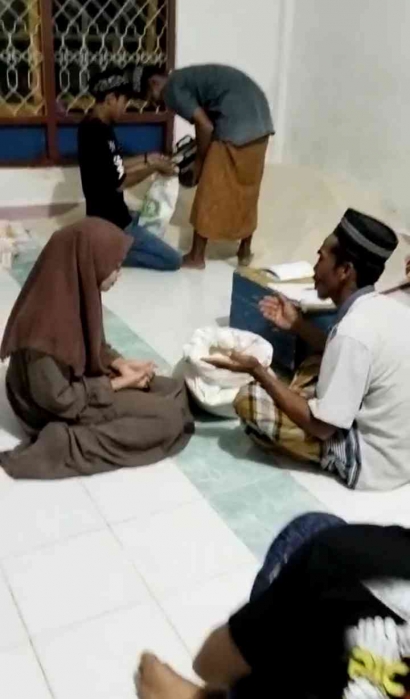 Zakat Fitrah Pada Bulan Ramadhan di Desa Puunggawu Kawu Kecamatan Benua