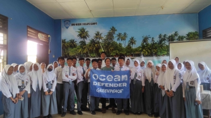 Edukasi Greenpeace untuk Siswa SMK Negeri 1 Kelapa Kampit: Membangun Kesadaran Lingkungan Sejak Dini