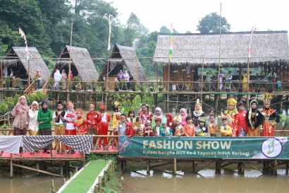 Suksesnya Event Fashion Show Yayasan Indah Berbagi: Membanggakan Budaya Indonesia yang Multikultural