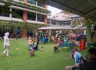 Besuk Pasien Lancar, Anak Nyaman saat Bermain di Playground Rumah Sakit