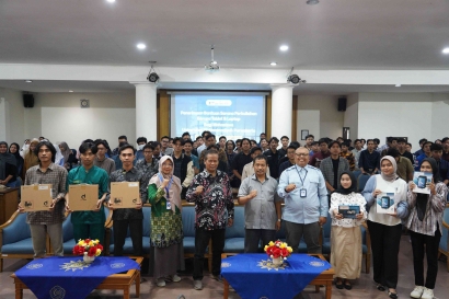 UMP Salurkan Laptop & Tablet untuk Fasilitas Mahasiswa dari Kemendikbud RI