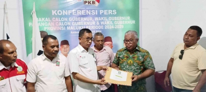 Febry Calvin Tetelepta-Abdullah Vanath resmi mengembalikan Formulir Pasangan Bakal Calon Gubernur dan Bakal Calon Wakil Gubernur Maluku